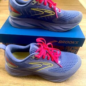 Brooks Energize Size 8 $120